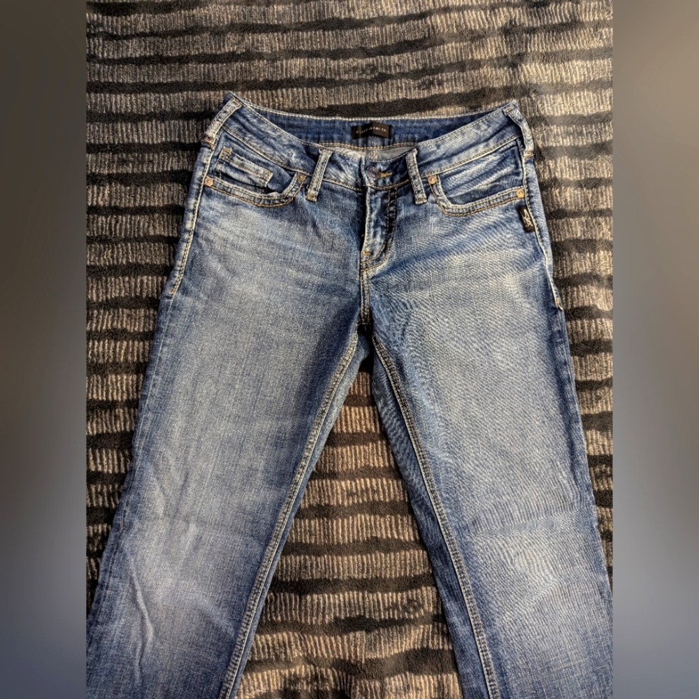 Silver Suki Straight Jeans. Size 28.